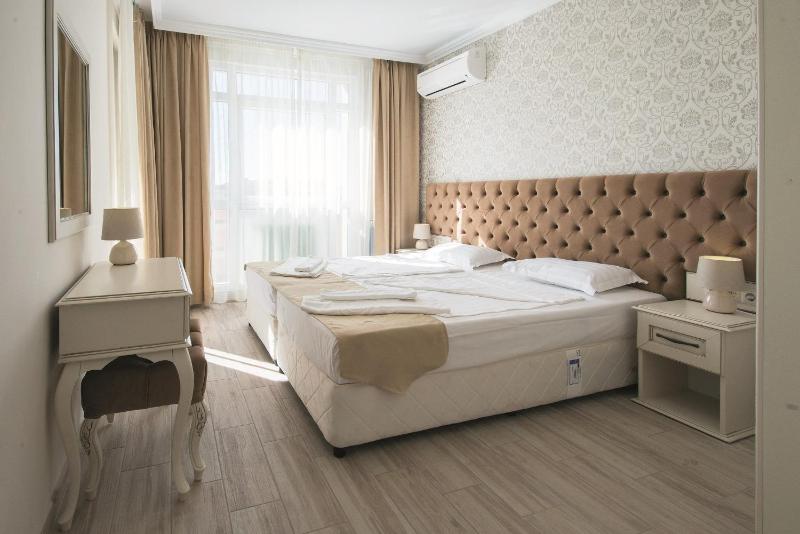 One-Bedroom Apartment image 3