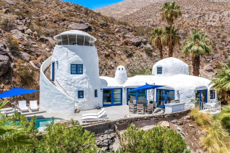 Santorini House Panoramic Palm Springs Views - image 38