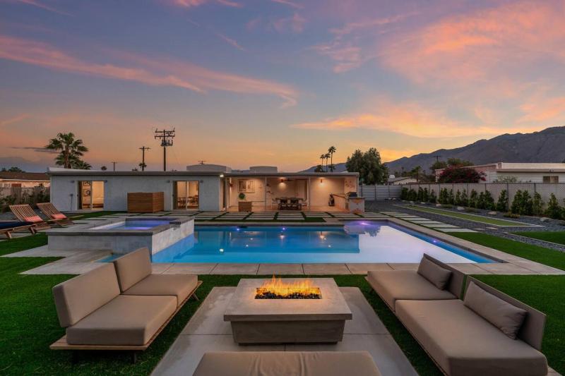 Sunny Vista Pool And Spa Home With Mountain Views - image 30