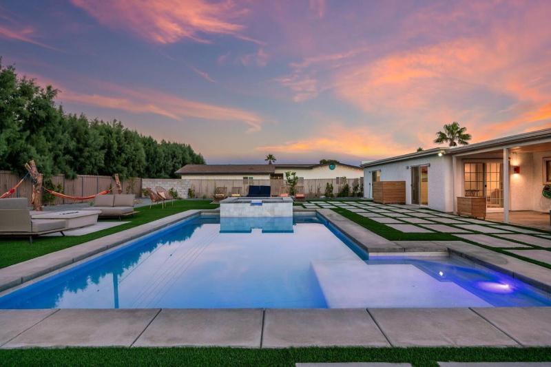 Sunny Vista Pool And Spa Home With Mountain Views - image 24
