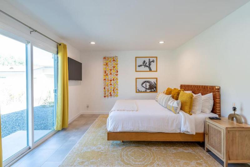 Sunny Vista Pool And Spa Home With Mountain Views - image 22