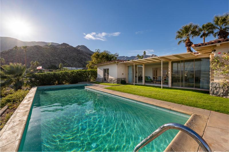 Cielo Vista Retro Palm Springs Getaway - image 18