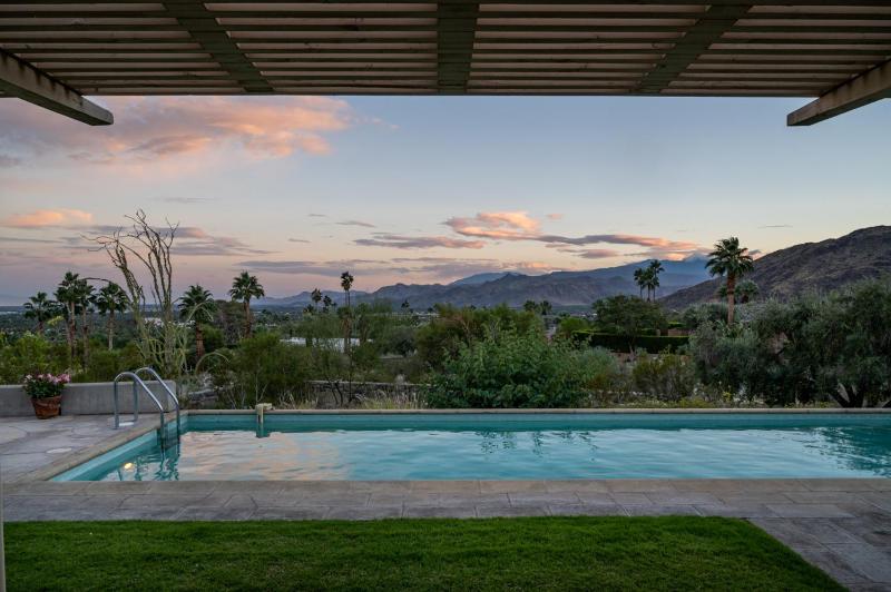 Cielo Vista Retro Palm Springs Getaway - image 28