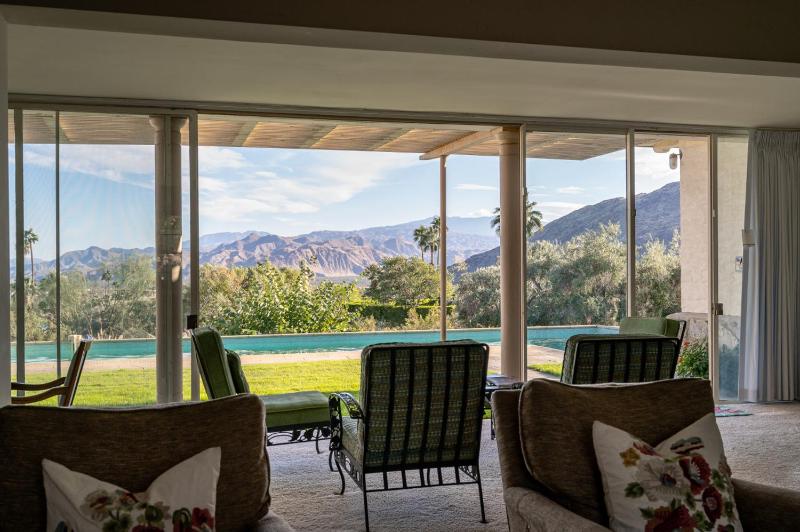 Cielo Vista Retro Palm Springs Getaway - image 38