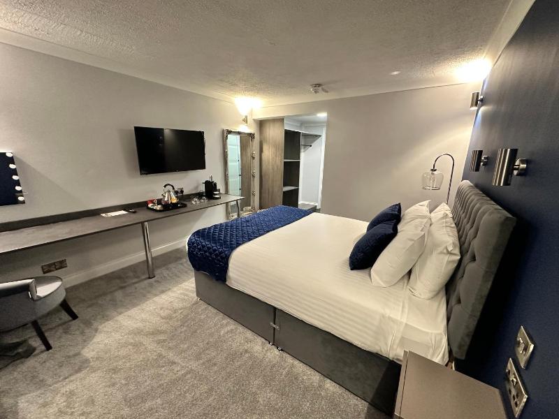 Business Executive Room  image 2