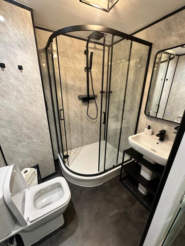 Business Executive Room  image 3