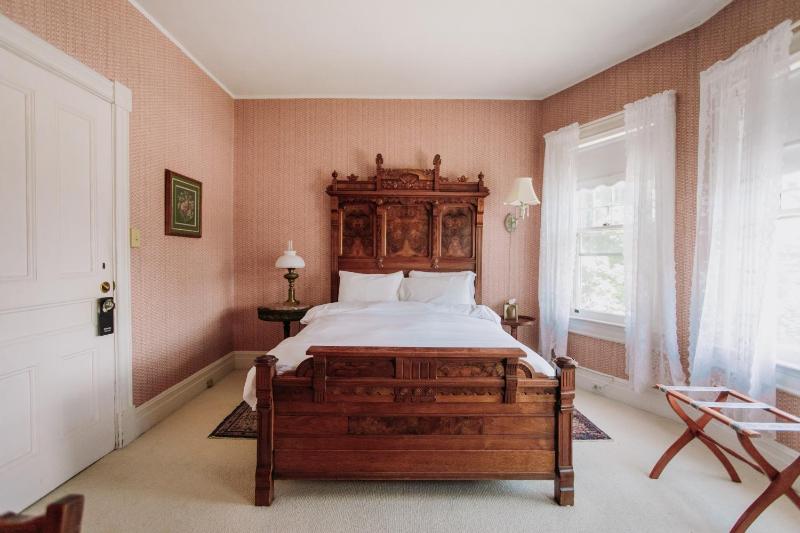Double Room with Private Bathroom image 4