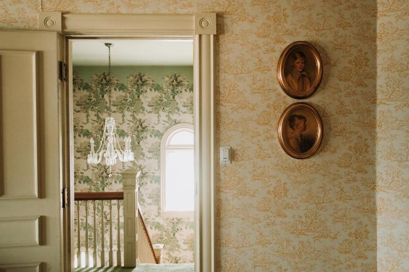 Deluxe King Suite image 3