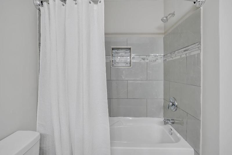 Dry Dock Inn - image 35
