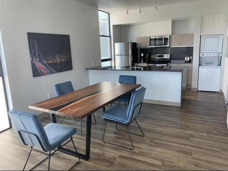 Modern 2-Bedroom Apartment in Little Italy - image 1