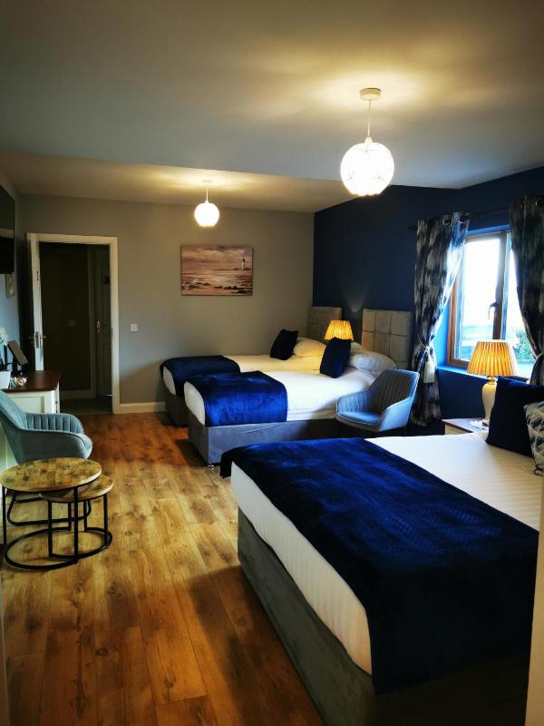Superior King Room image 1