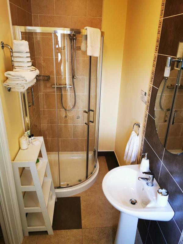 Standard Double Room image 2