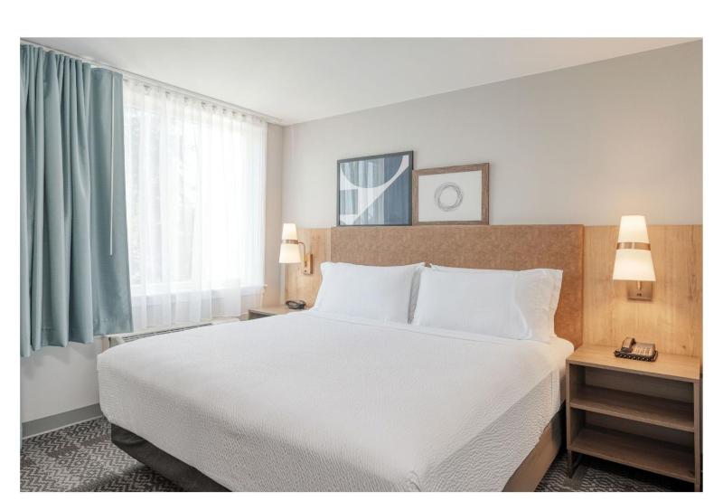 Two-Bedroom Suite image 4