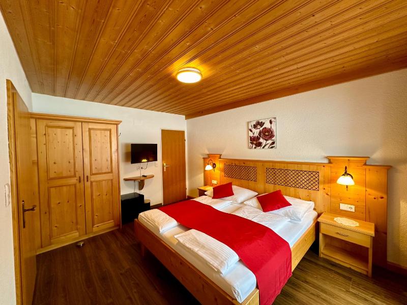 Standard Double Room image 4