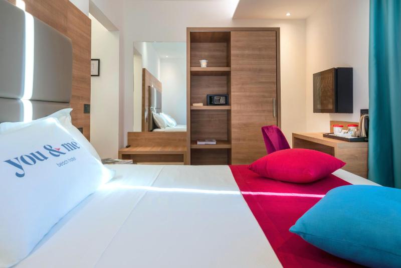Junior Suite with jacuzzi image 4