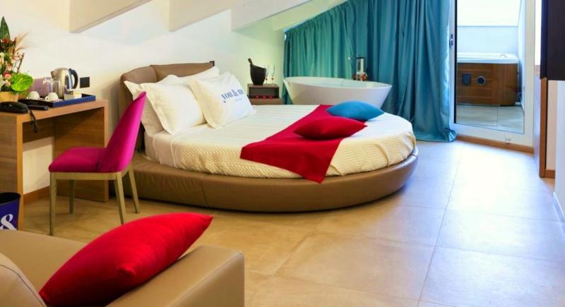 Suite Loft with sea view and Jacuzzi image 1