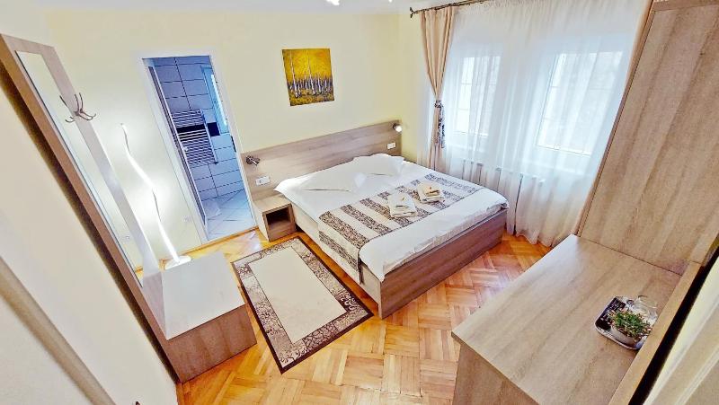 Double Room with Garden View image 1