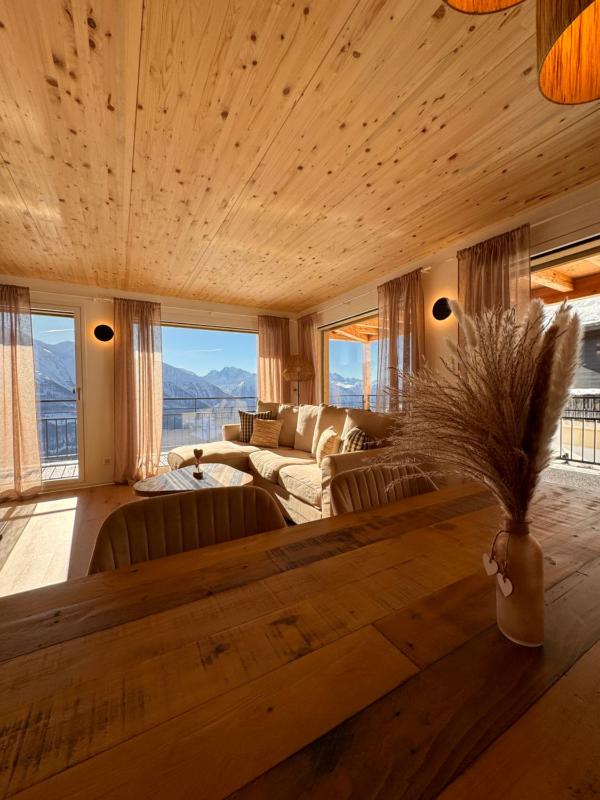 Apartment with Mountain View image 1