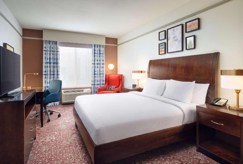 King Room image 4