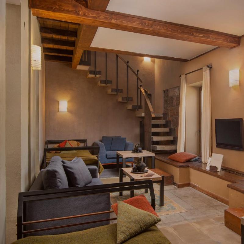 Superior Family Room image 2
