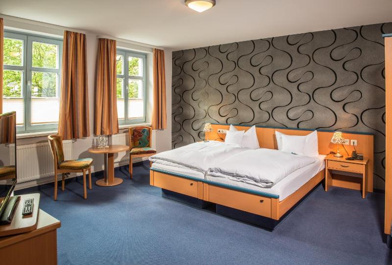 Deluxe Double Room image 2