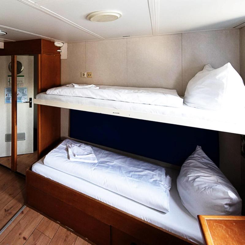 Quadruple Cabin 2nd Class -Shipotel Eastern image 2