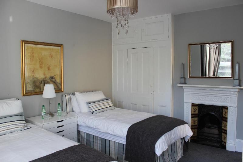 Deluxe Double or Twin Room image 1