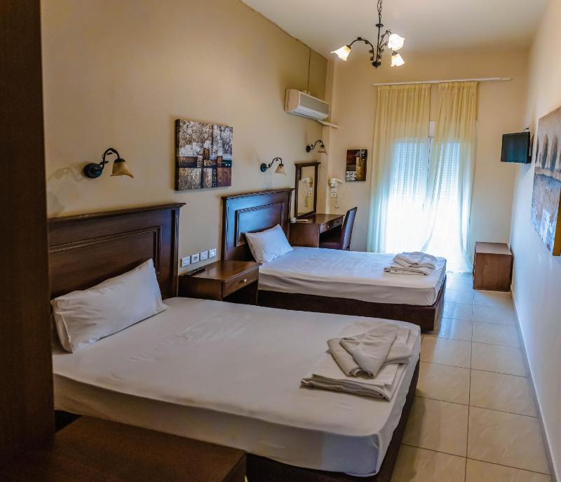 Superior Family Room image 3