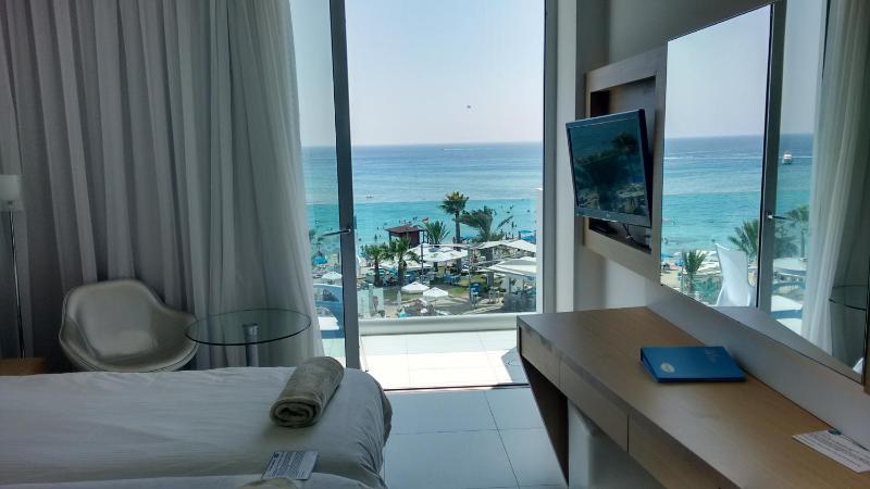 Inland View Room image 3