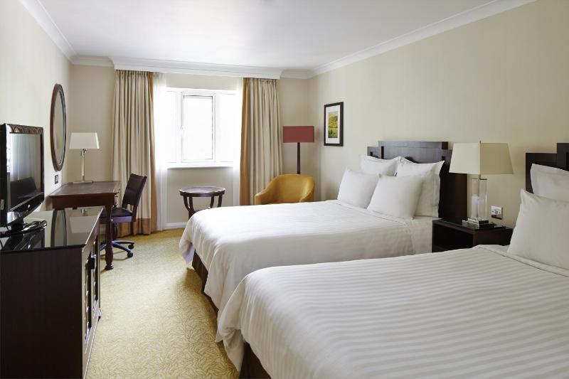 Standard Double Room with Two Double Beds image 2