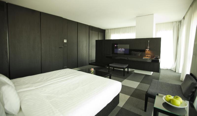 Suite image 3