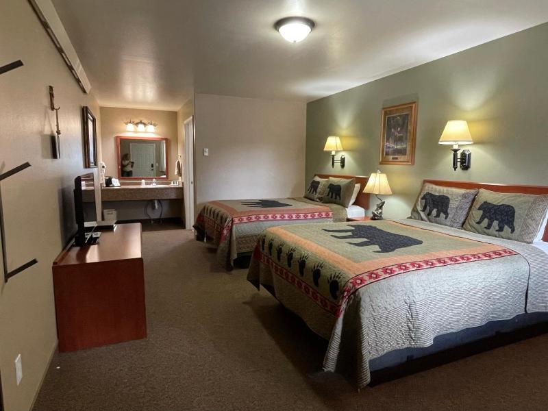 Deluxe Double Room with Shower image 4