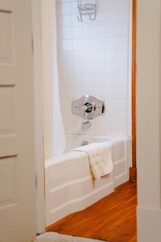 Queen Suite image 2