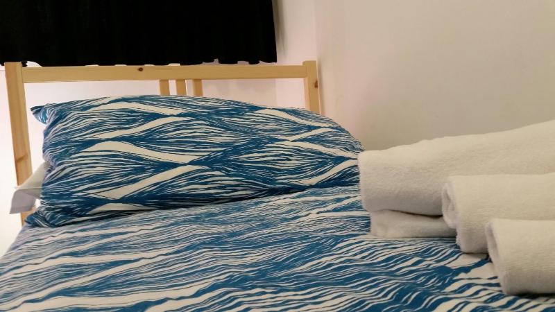 Single Room with Shared Bathroom image 4