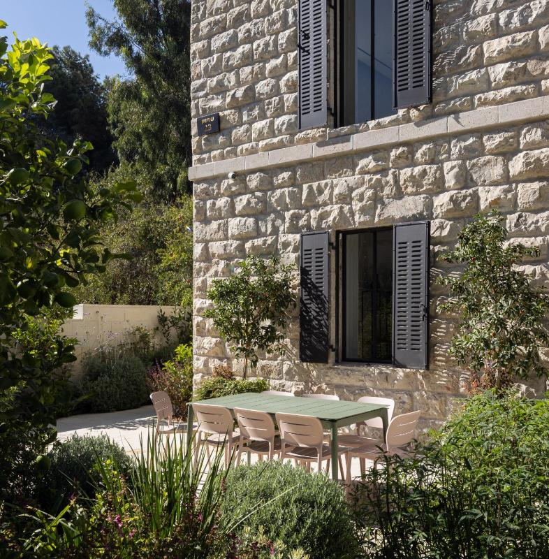 THE Y HOUSE - image 2