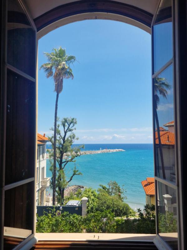 Villa Torre Gilda 200 mt dal mare con giardino in centro città - parking place Images