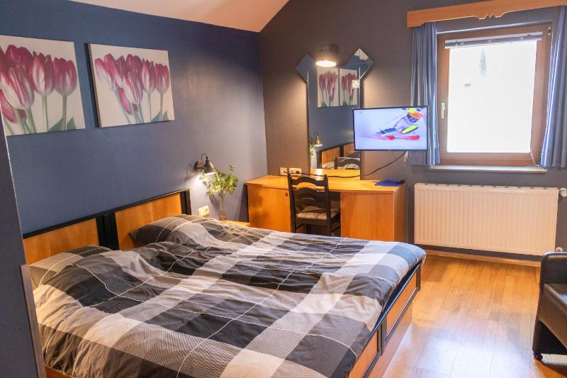 Double Room with Private Bathroom image 4