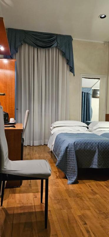 Family Room (2 Adults + 2 Children) image 4