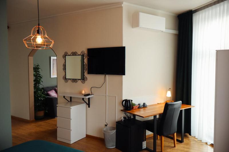 Deluxe Double Room image 3