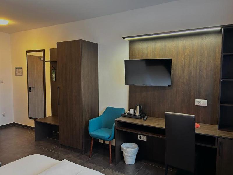 Double or Twin Room with Bathroom image 3