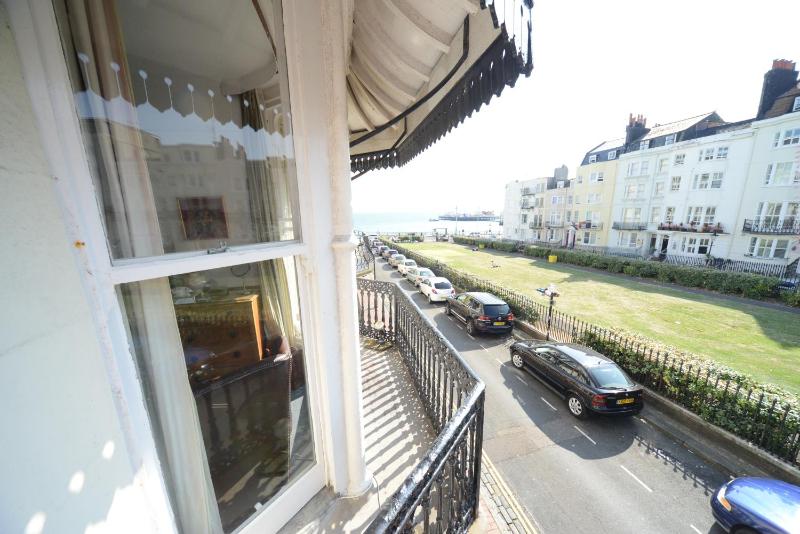 Double Room with Balcony image 1