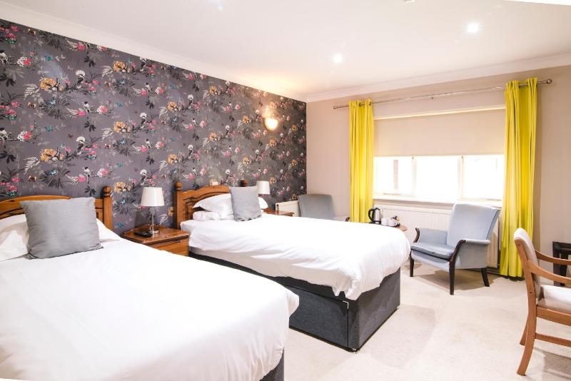 Twin Room in Courtyard Area image 4