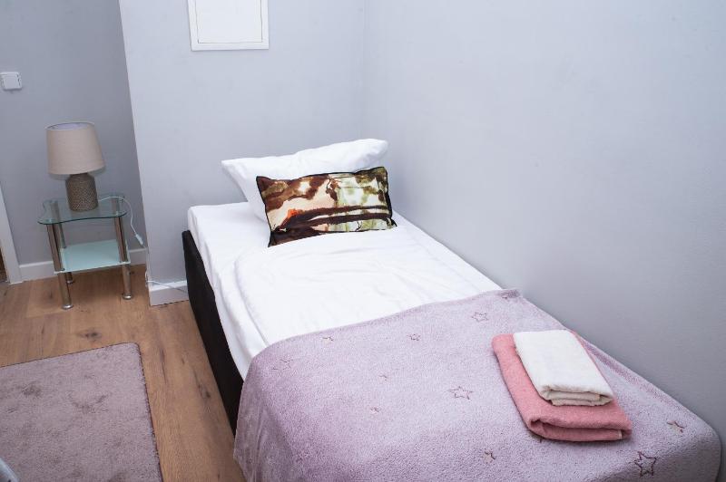 BIG CENTRAL CITY APARTMENT - image 6
