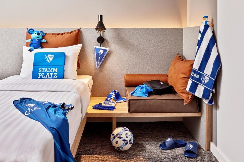 Standard Twin Room image 3