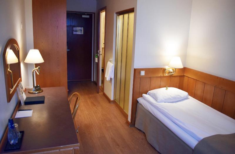 Single Room with Lake View image 1