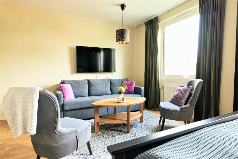 Family Room with Lake View image 1