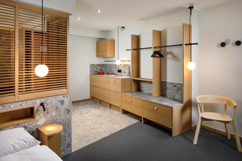 Junior Suite with Kitchenette image 4