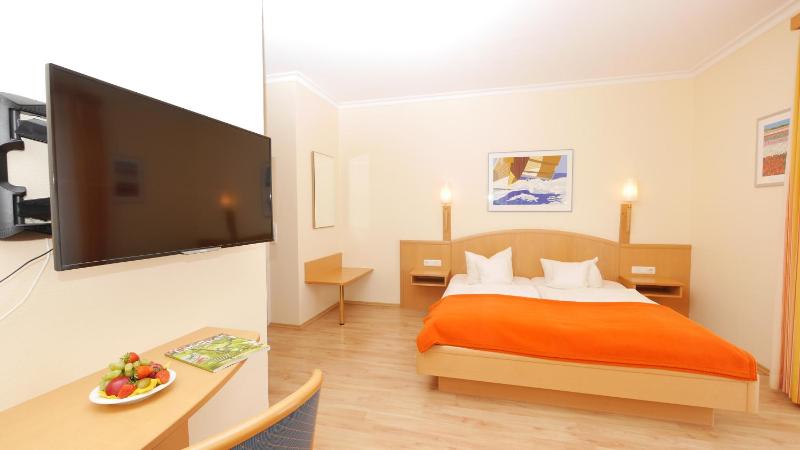 Double Room with Balcony image 1