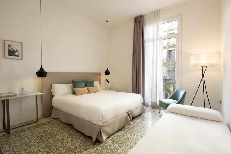 Triple Room with Private Bathroom image 2