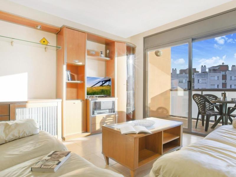 0330 Apartment in Lloret de Mar - image 9